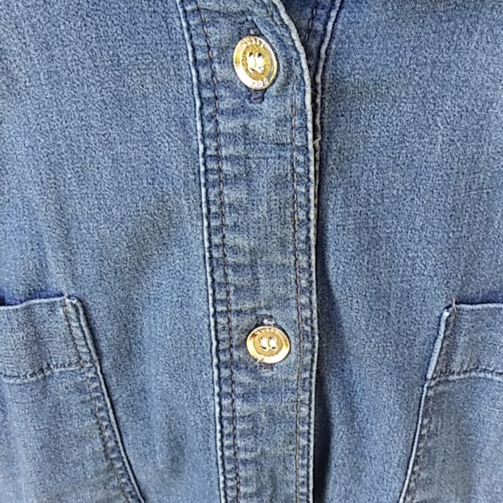 Guess los Angeles denim shirt. - Picture 3 of 16